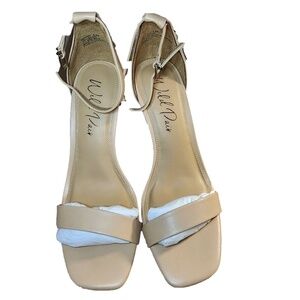 Wild Pair Nude Heels Size 8.5M Block Heel Ankle Strap Square Toe Business Casual